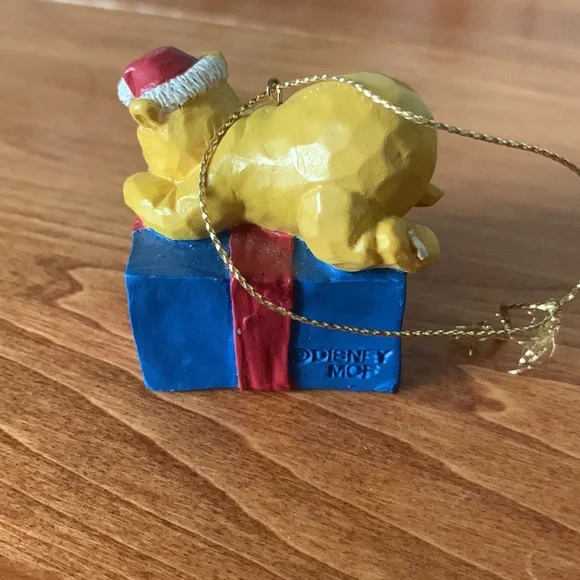 Adorable Winnie the Pooh Addressing Present to Piglet Christmas Ornament - Picture 3 of 6